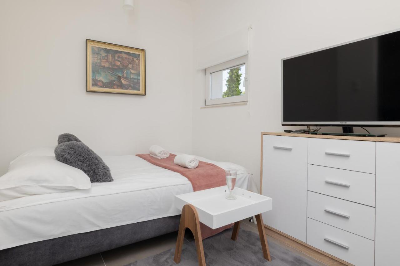 Sloneczna Apartment Mielno Uniescie By Noclegi Renters Екстериор снимка
